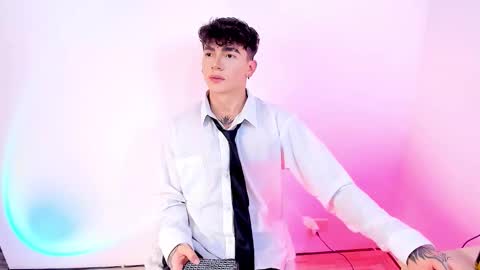 Snapshot of axel_inkshade chatting on 02-06-26, 08:23 Axel online show from 02-06-26, 08:23