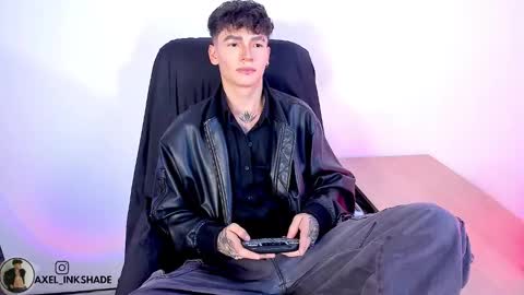 Snapshot of axel_inkshade chatting on 02-25-26, 03:05 Axel online show from 02-25-26, 03:05