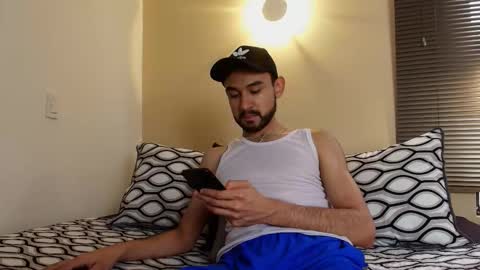 Snapshot of axel_moon_s chatting on 12-15-25, 07:40 Axel Moon online show from 12-15-25, 07:40