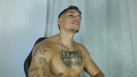 Snapshot of axel_taylor21 chatting on 01-31-25, 03:30 INDEPENDENT MODEL  online show from 01-31-25, 03:30