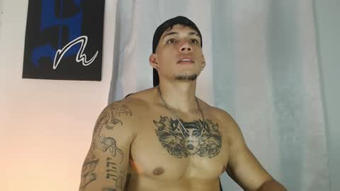 Snapshot of axel_taylor21 chatting on 01-31-25, 07:51 INDEPENDENT MODEL  online show from 01-31-25, 07:51