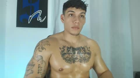 Snapshot of axel_taylor21 chatting on 02-23-25, 01:35 INDEPENDENT MODEL  online show from 02-23-25, 01:35
