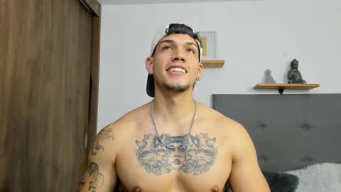 Snapshot of axel_taylor21 chatting on 09-20-25, 01:50 INDEPENDENT MODEL  online show from 09-20-25, 01:50