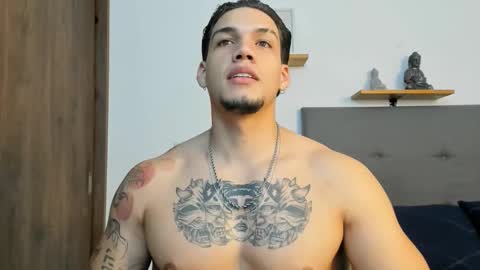 Snapshot of axel_taylor21 chatting on 10-10-25, 02:54 INDEPENDENT MODEL  online show from 10-10-25, 02:54