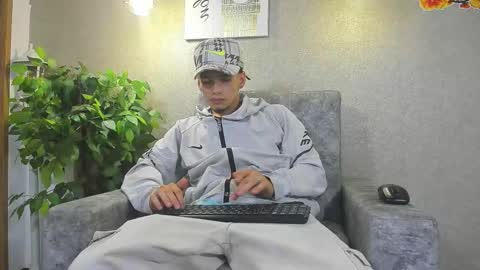 axel  online show from 11-18-25, 03:56