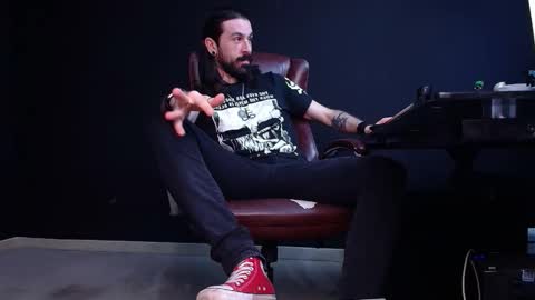 AxelColton online show from 11-12-25, 11:10