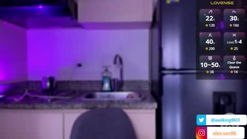 Snapshot of axelking13 chatting on 01-18-26, 06:44 Axel King online show from 01-18-26, 06:44