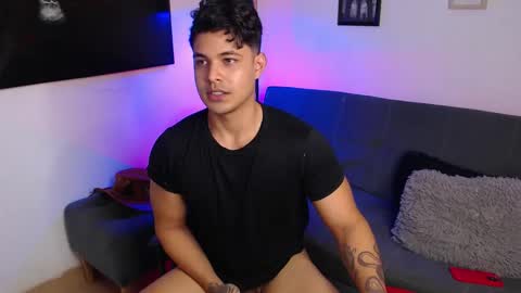 Snapshot of axell_dior chatting on 09-10-25, 03:34 axell online show from 09-10-25, 03:34