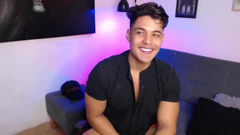 Snapshot of axell_dior chatting on 10-30-25, 10:27 axell online show from 10-30-25, 10:27