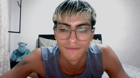 Axel  online show from 12-05-24, 04:09