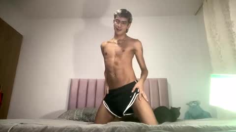 Axel  online show from 01-02-25, 03:26