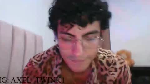 Axel  online show from 11-08-25, 11:14