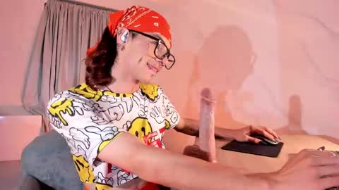 Snapshot of axellcollins chatting on 02-11-25, 03:08 im your little femboy ALEX online show from 02-11-25, 03:08