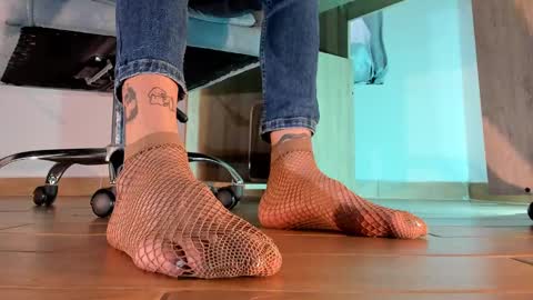 Snapshot of axellcollins chatting on 02-16-25, 09:05 im your little femboy ALEX online show from 02-16-25, 09:05