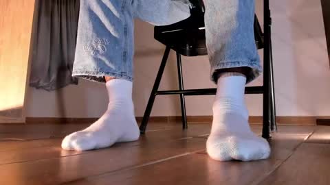 Snapshot of axellcollins chatting on 02-20-25, 10:59 im your little femboy ALEX online show from 02-20-25, 10:59