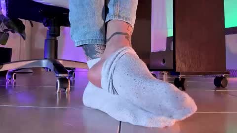 Snapshot of axellcollins chatting on 10-08-25, 09:45 im your little femboy ALEX online show from 10-08-25, 09:45