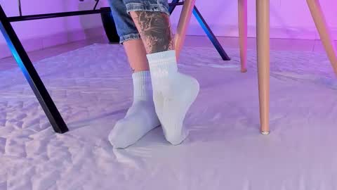 Snapshot of axellcollins chatting on 11-13-25, 09:36 im your little femboy ALEX online show from 11-13-25, 09:36