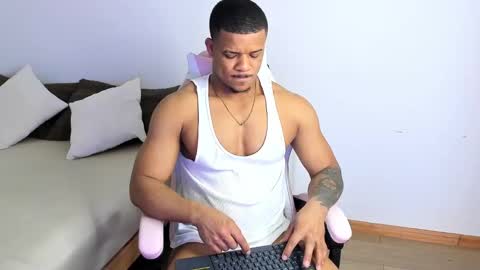Snapshot of axelldasilva chatting on 09-28-25, 08:36 AXEL DA SILVA online show from 09-28-25, 08:36