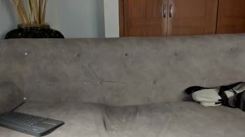 Axel Raven online show from 12-16-25, 02:11