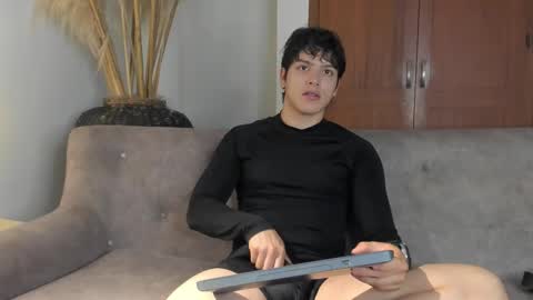 Axel Raven online show from 12-18-25, 01:50