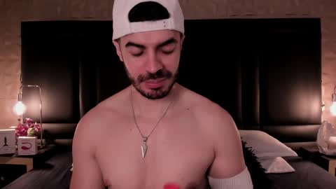 Axel Thompsom online show from 11-12-25, 12:05