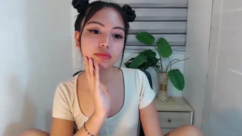 ayalvrs18 online show from 02-17-25, 07:53