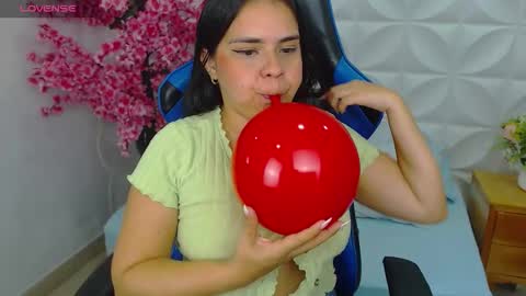 Alyda Jaramillo online show from 09-11-25, 07:14