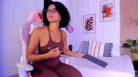 Ayleen online show from 10-31-25, 12:50