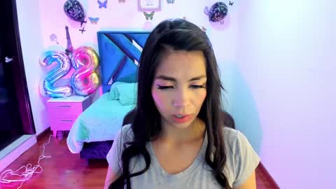 Snapshot of aylin_diazz chatting on 01-26-25, 11:50 Aylin online show from 01-26-25, 11:50