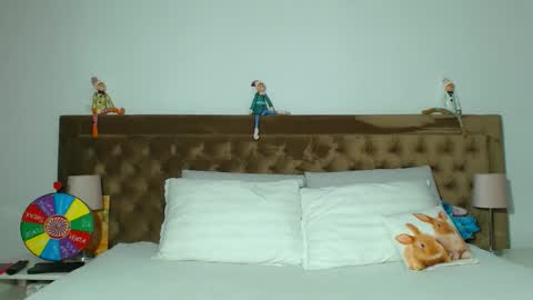 Aylin online show from 11-17-25, 04:40