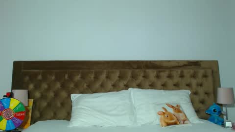 Aylin online show from 01-16-26, 05:44