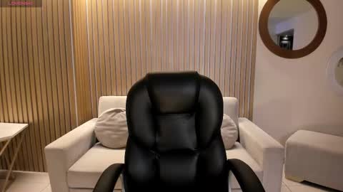 Ayshel online show from 10-25-25, 03:36