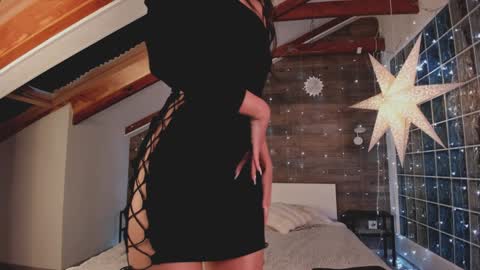 Snapshot of azaliaswallows chatting on 02-05-25, 01:54 azaliaswallows online show from 02-05-25, 01:54