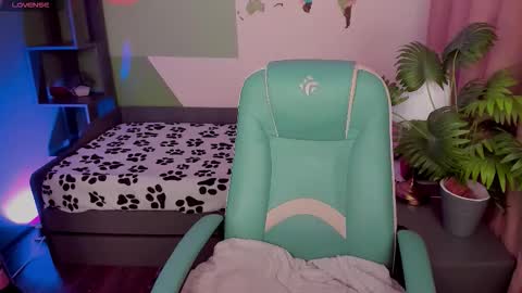 Azaliya online show from 11-05-25, 06:24