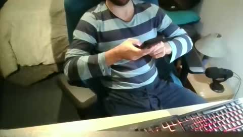 azdert online show from 11-19-25, 03:12