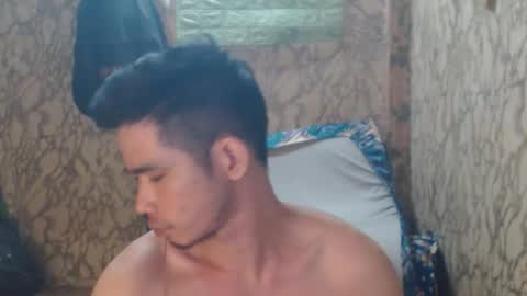 Snapshot of azn_philip chatting on 11-05-25, 10:37 Philip online show from 11-05-25, 10:37