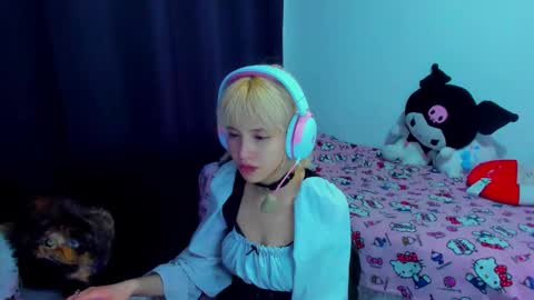 Azu Moure online show from 02-27-26, 02:33