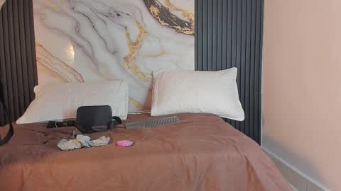  HONEY AZUL   online show from 11-22-25, 10:25