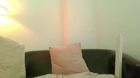 Snapshot of b3cky_ chatting on 03-05-25, 09:16 Rebecca online show from 03-05-25, 09:16