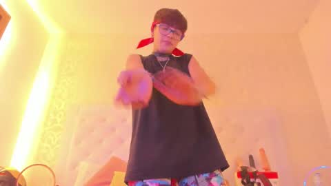 Snapshot of b3k_afrodict chatting on 09-26-25, 08:13 Anny online show from 09-26-25, 08:13