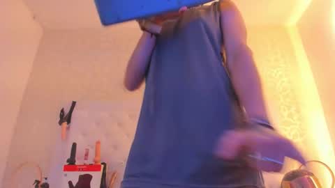 Snapshot of b3k_afrodict chatting on 10-25-25, 04:20 Anny online show from 10-25-25, 04:20