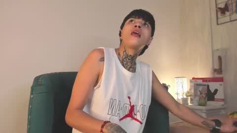 Snapshot of b3k_afrodict chatting on 11-26-25, 04:02 Anny online show from 11-26-25, 04:02