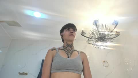 Snapshot of b3k_afrodict chatting on 11-30-25, 04:05 Anny online show from 11-30-25, 04:05