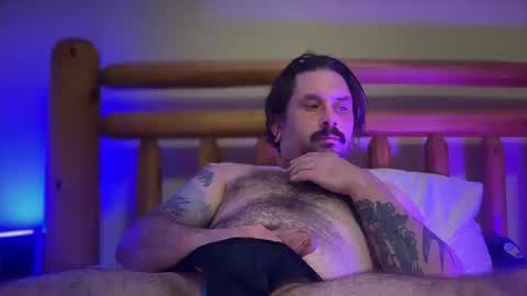 Snapshot of b4nkshot765 chatting on 10-14-25, 04:35 bry online show from 10-14-25, 04:35