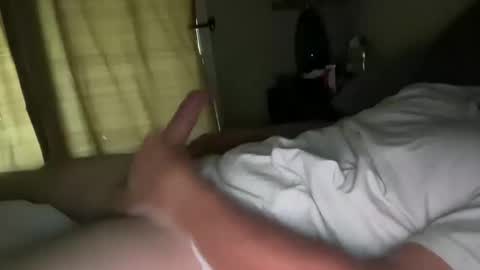 Snapshot of b_boy20166 chatting on 10-17-25, 04:42 b_boy20166 online show from 10-17-25, 04:42