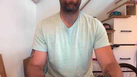 Snapshot of babeheater chatting on 12-15-25, 06:34 babeheater online show from 12-15-25, 06:34