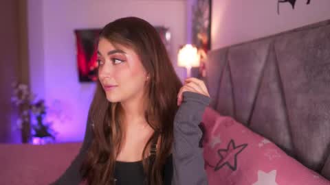 Samanta online show from 10-19-25, 05:19