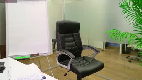 Olivia and Lexi online show from 02-14-25, 08:31