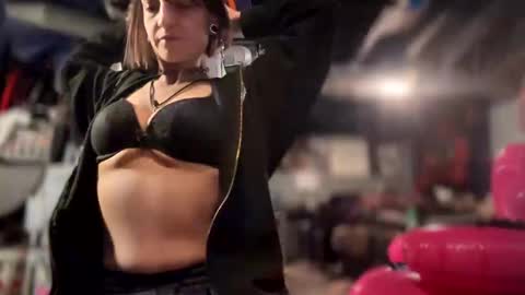 Snapshot of baby_buddha chatting on 12-13-24, 05:32 baby buddha online show from 12-13-24, 05:32