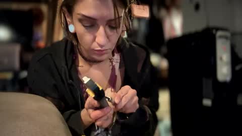 Snapshot of baby_buddha chatting on 12-17-24, 06:09 baby buddha online show from 12-17-24, 06:09